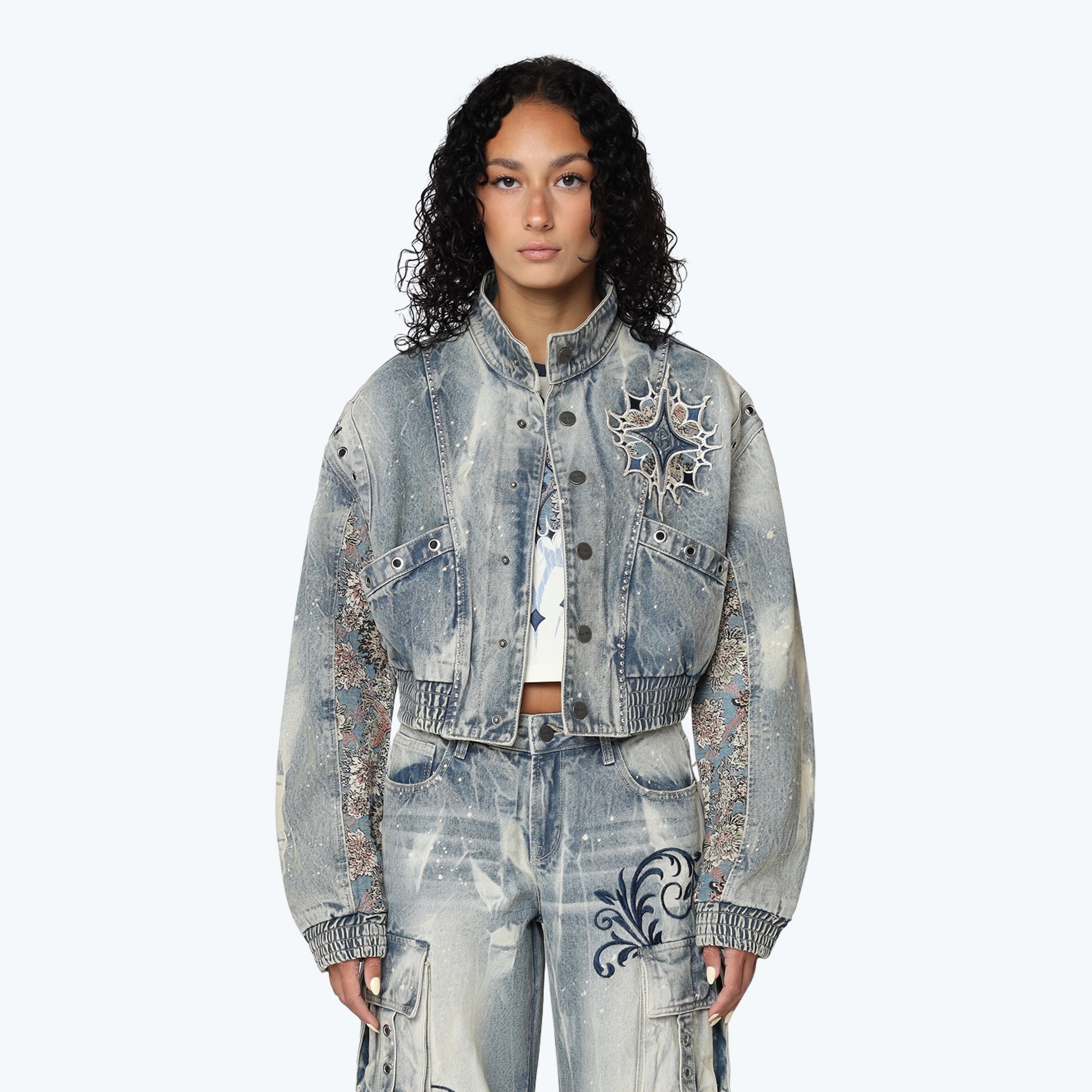 AJ25703_AP25703_IOSBLUE_CROP_TOP_01.webp