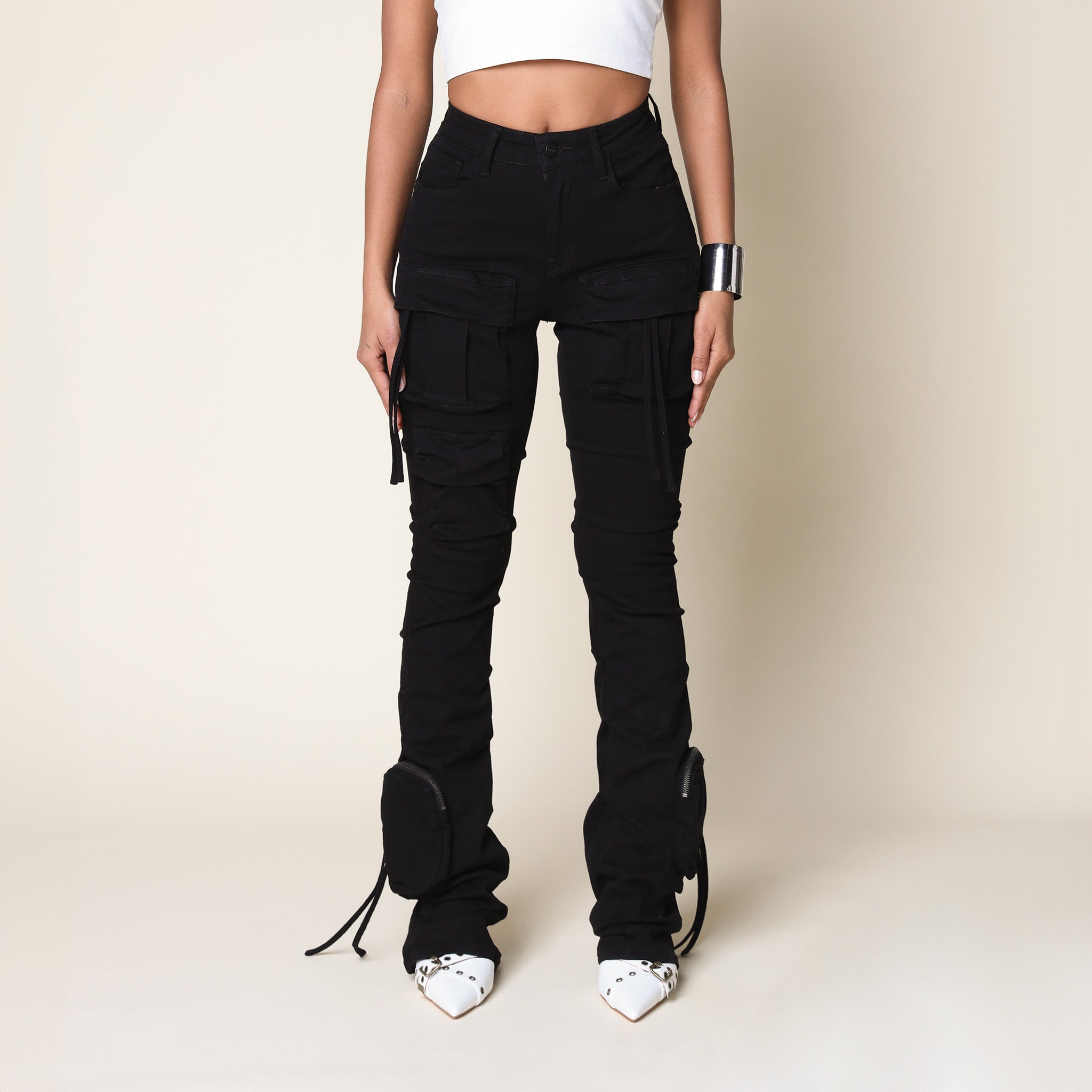 AP24105_BLACK_01_CROP.jpg