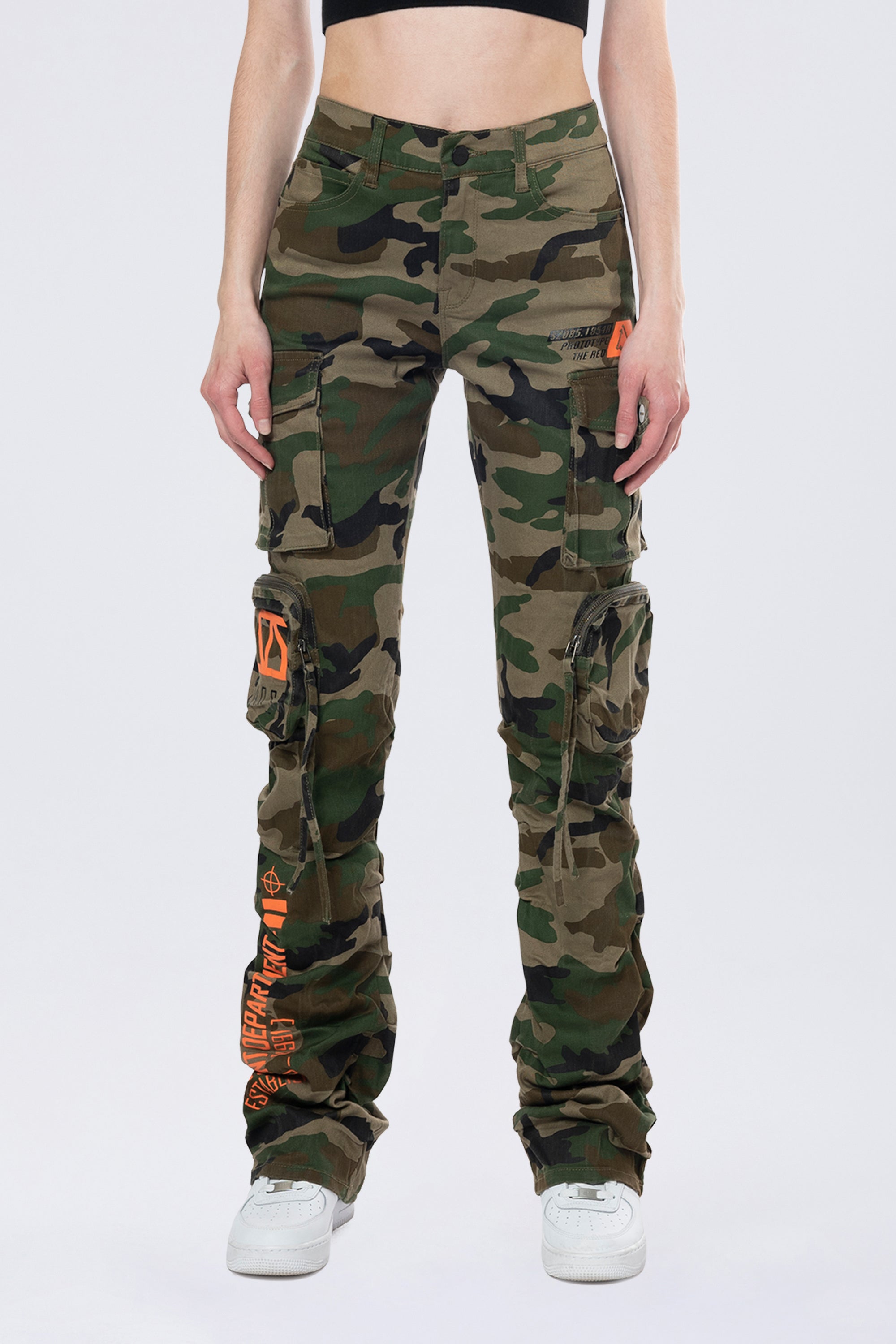 AP24520_Woodcamo_01_BOTTOM_CROP_1.jpg