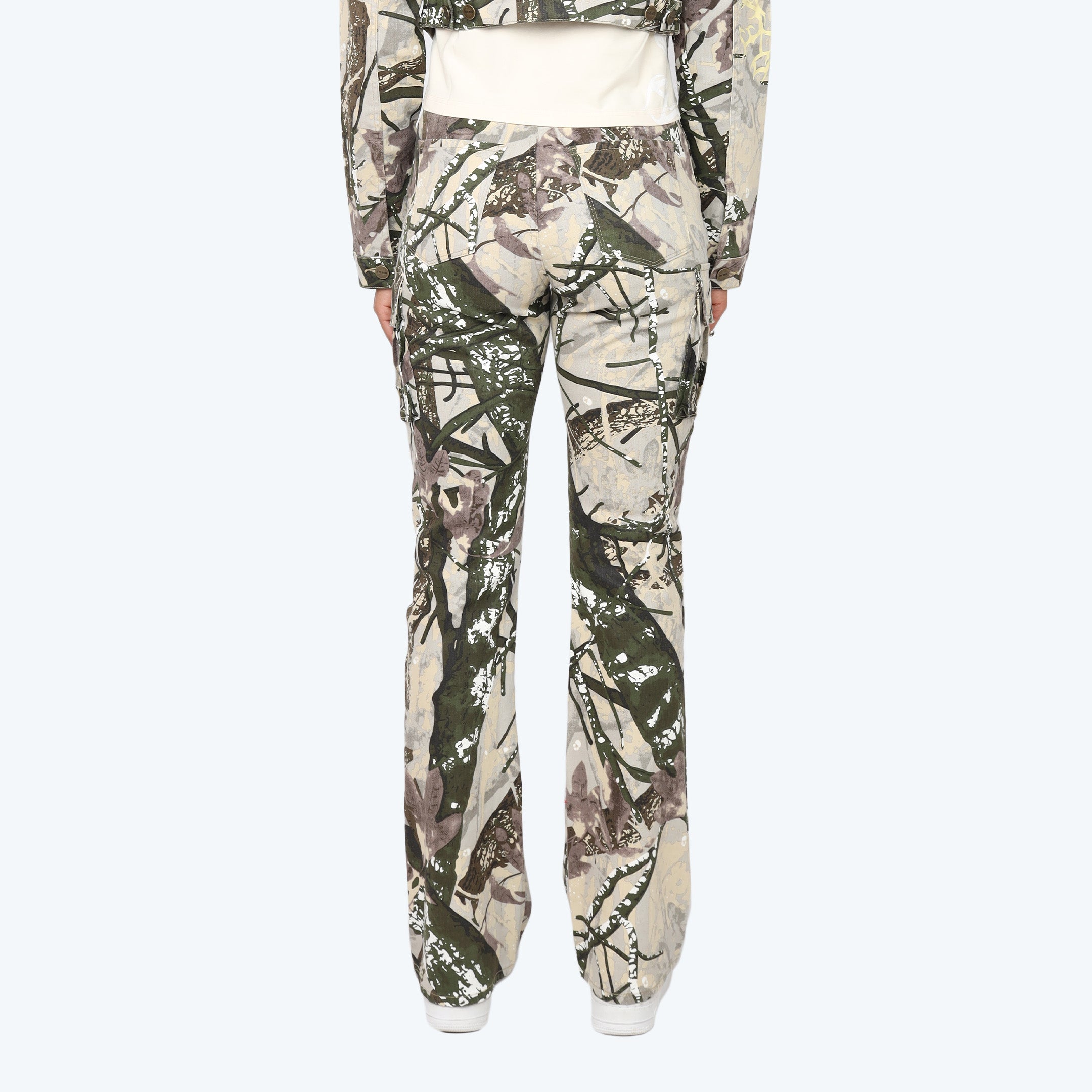 AP25105_OLIVE_HUNTING_CAMO_CROP_3.jpg