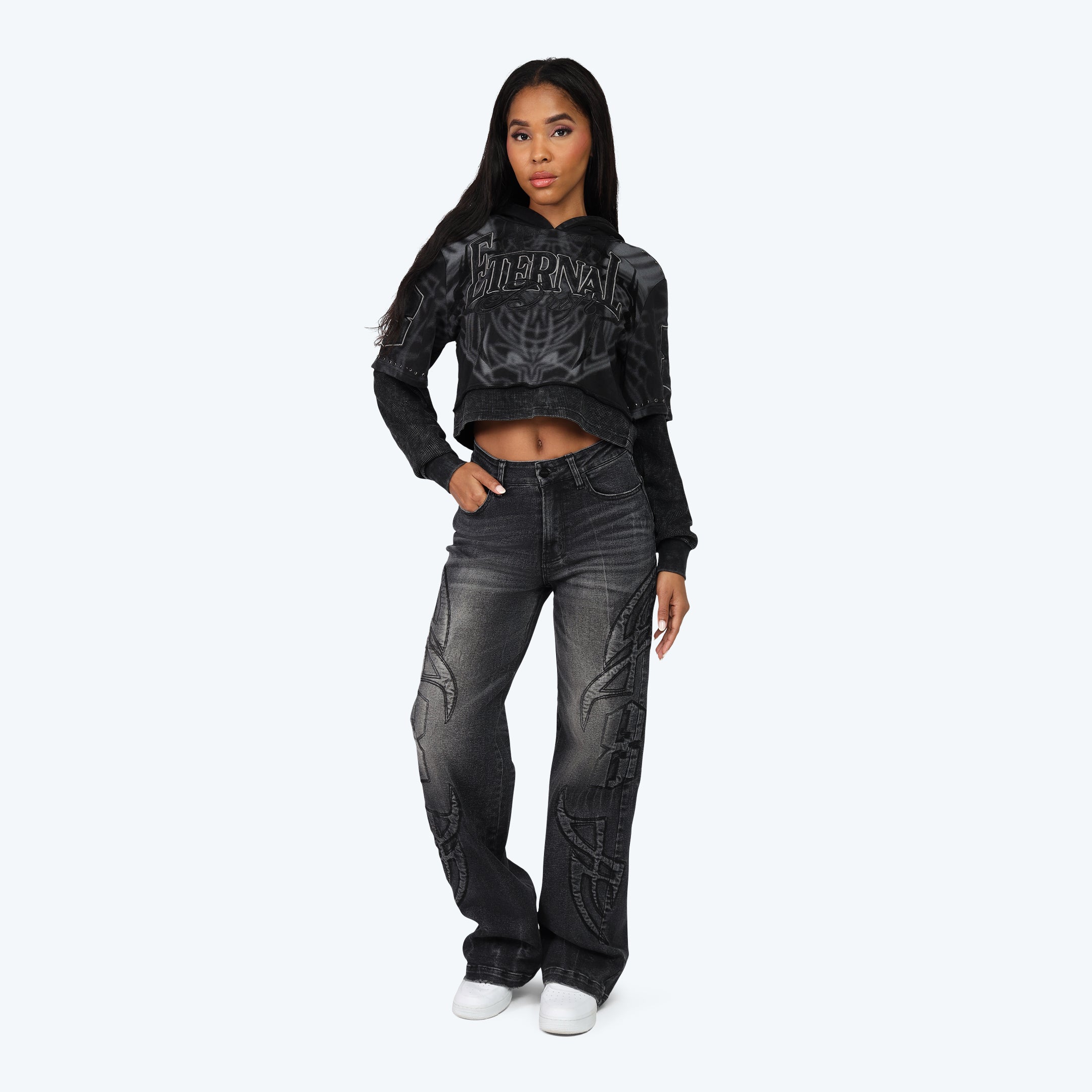 AP25805_WILLOWBLACK_05.jpg