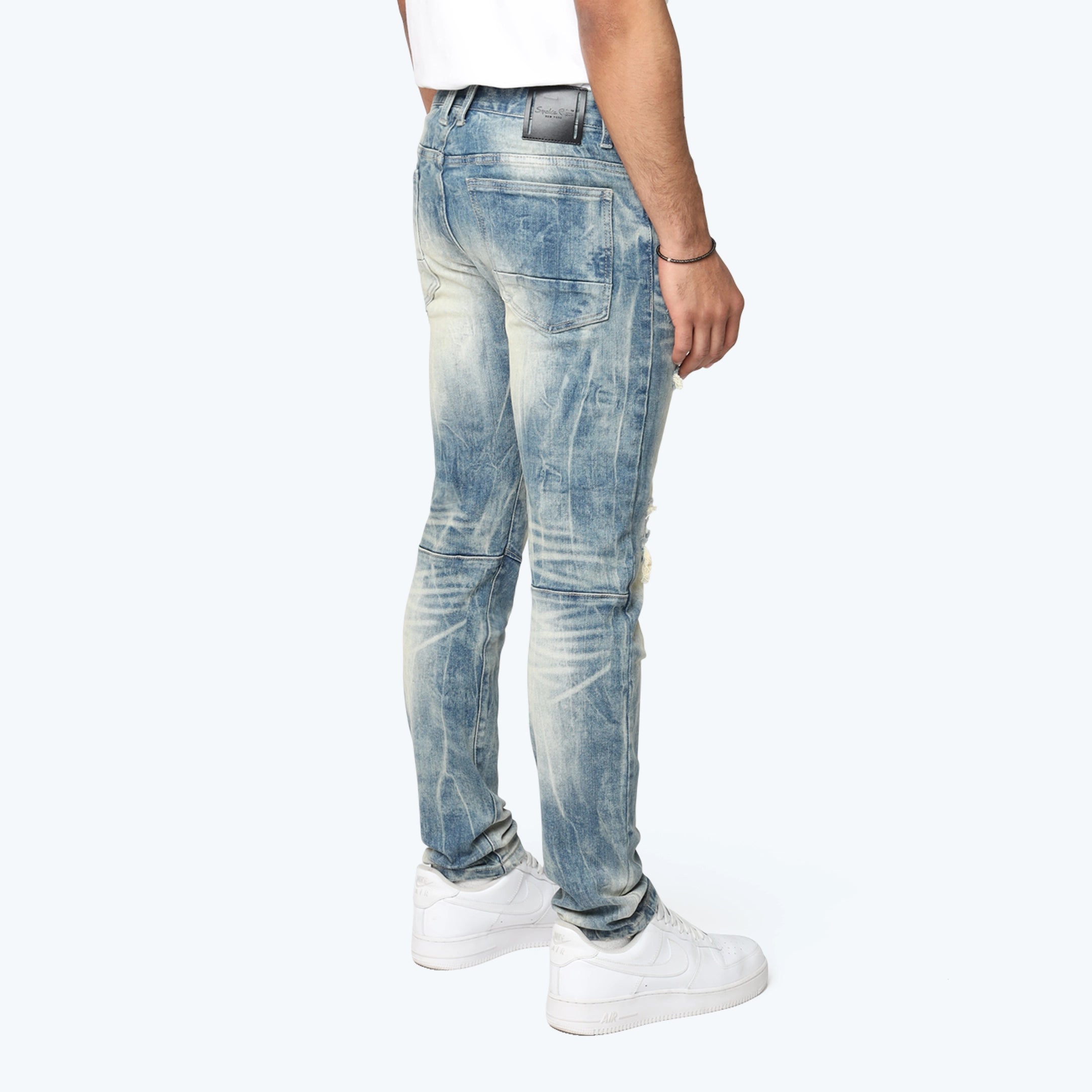 JP25504_VESPERABLUE_CROP_BOTTOM_04.webp