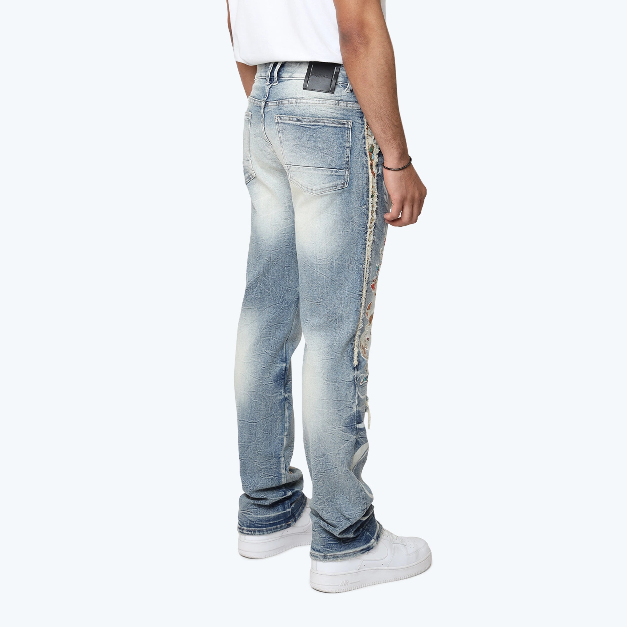 JP25514_RHODESBLUE_04_CROP_04.webp