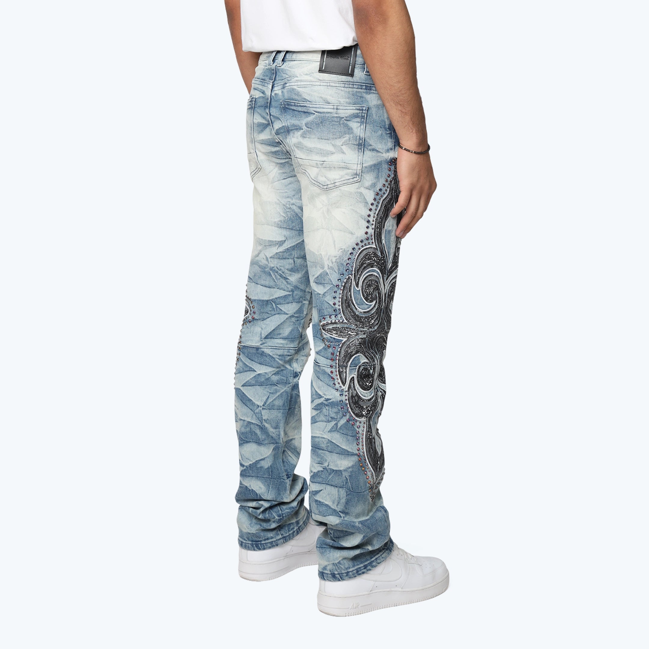 JP25546_LOWELLBLUE_CROP_BOTTOM_04.webp