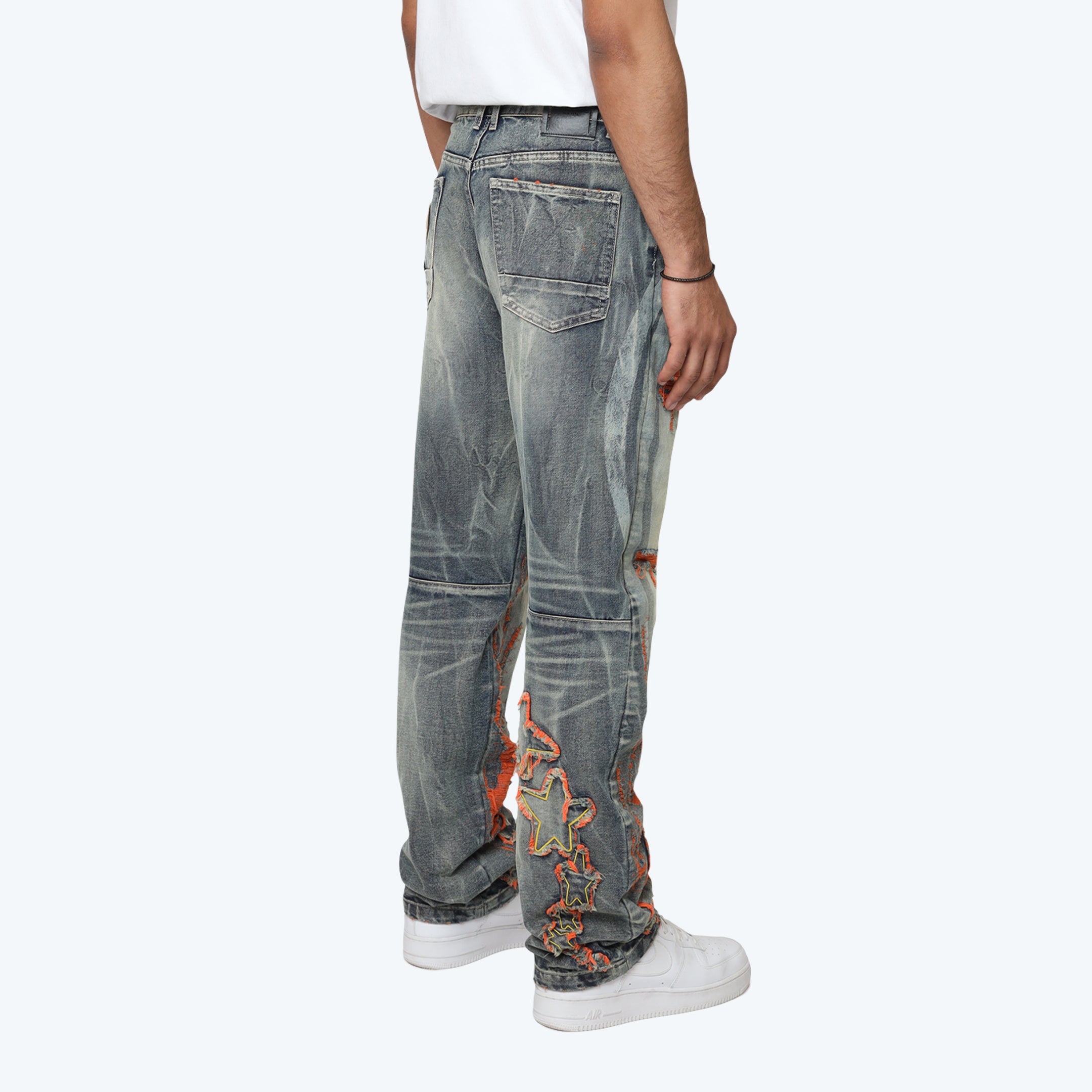 JP25549_IMPERIALBLUE_CROP_BOTTOM_04.webp
