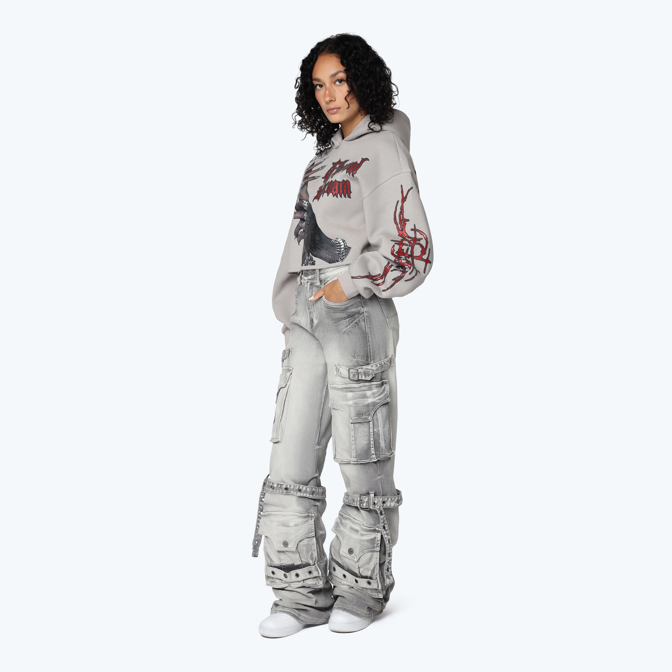NO25853_DRIZZLE_AP25705_RADIANTGREY_05.webp