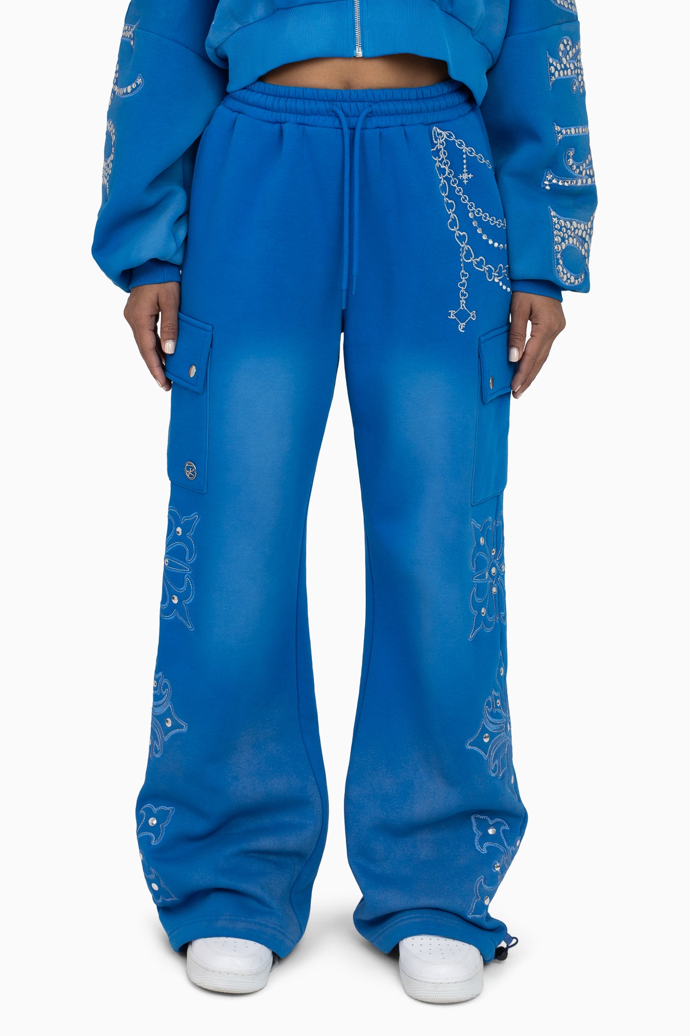 RFP26F322_SKYDIVER_01.jpg