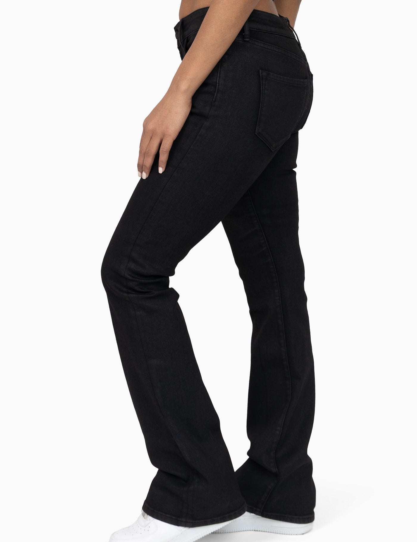 RJP26F105_GLOWBLACK_02.jpg