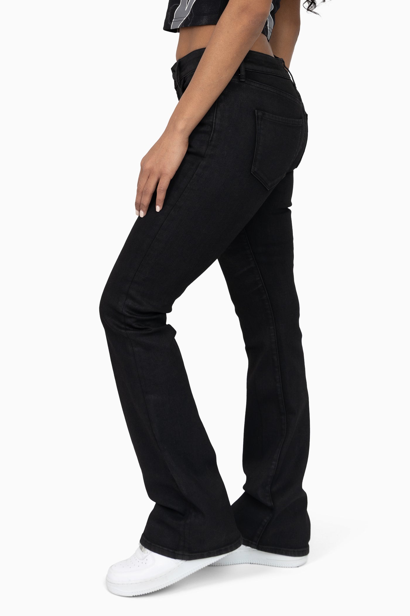 RJP26F105_GLOWBLACK_02.jpg