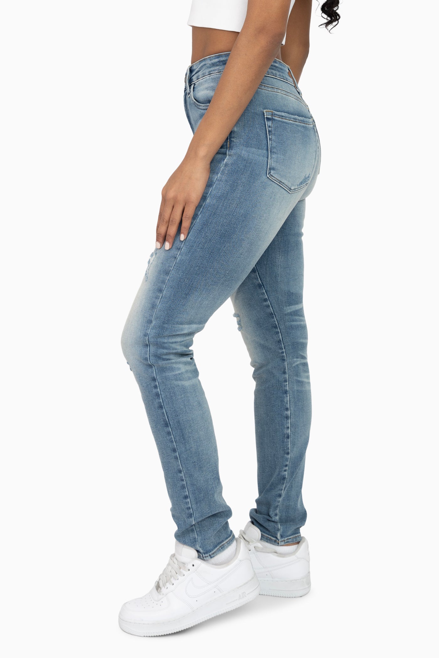RJP26F109_WALTERBLUE_02.jpg