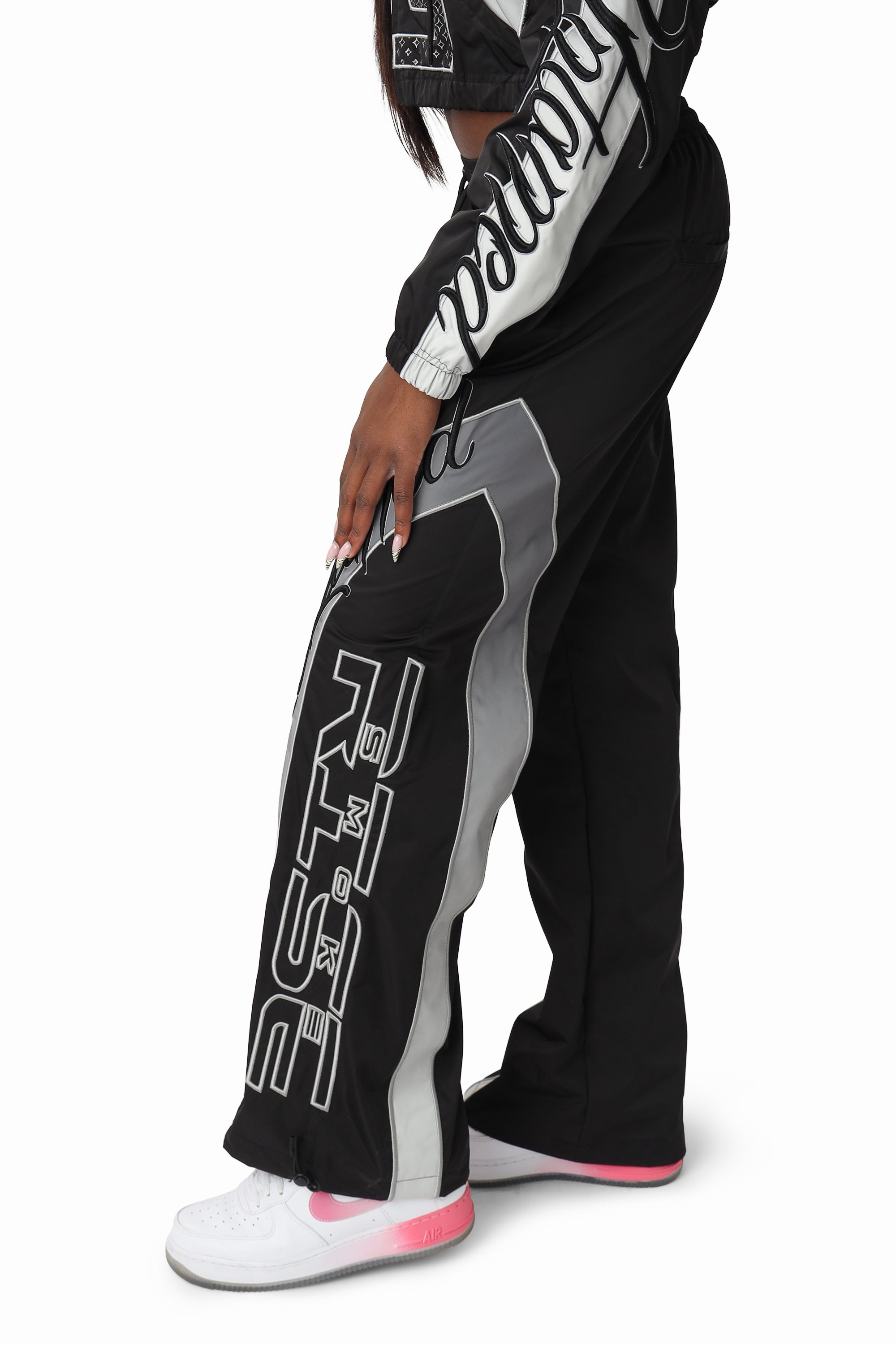 Embroidered Gradient Paneled Pants - Black