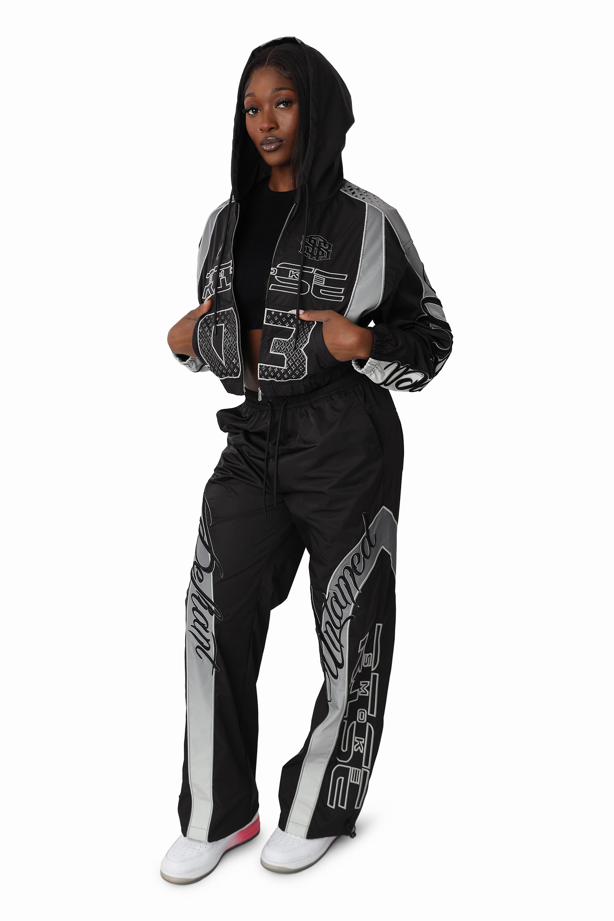 Embroidered Gradient Paneled Pants - Black