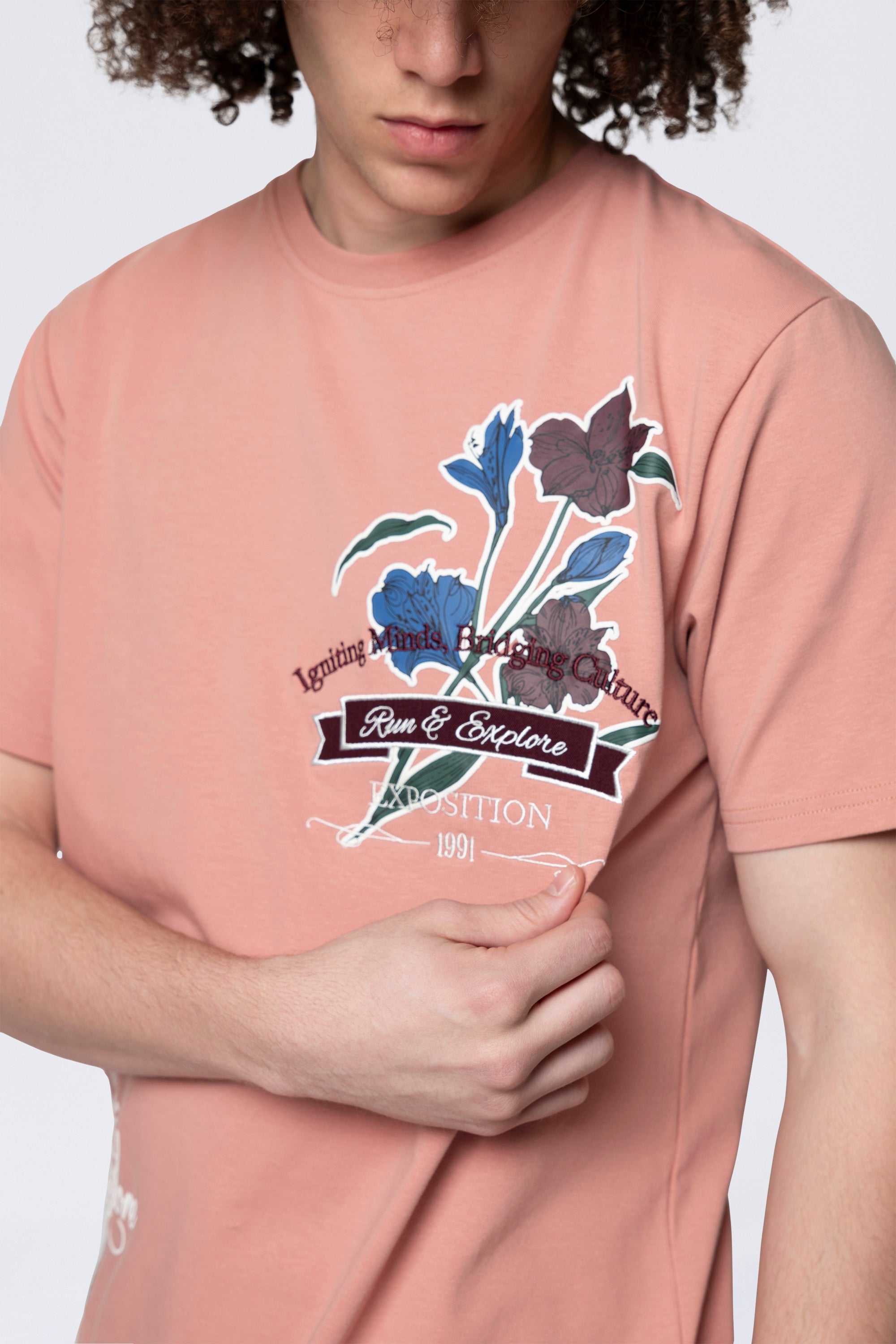 Run & Escape SS Tee - Ash Rose