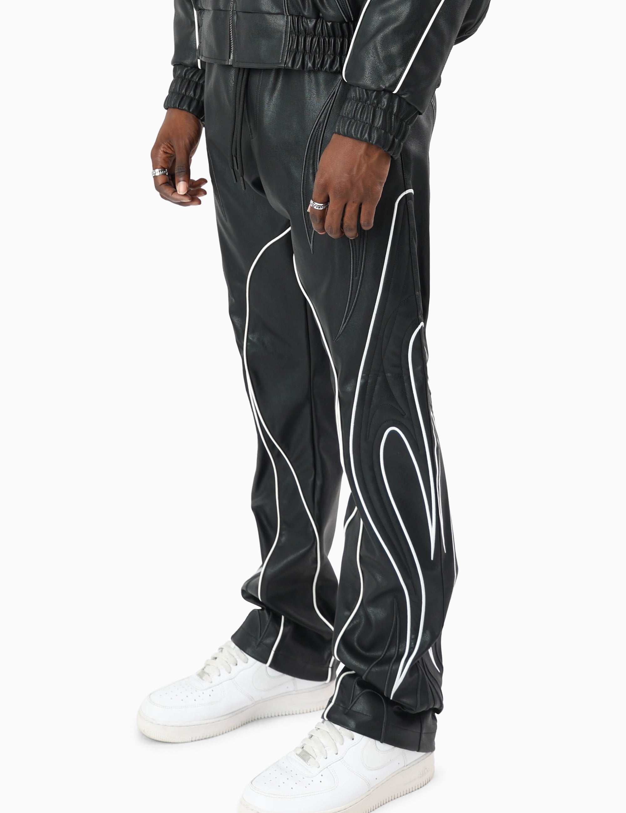 WP26F585_Black_02.jpg