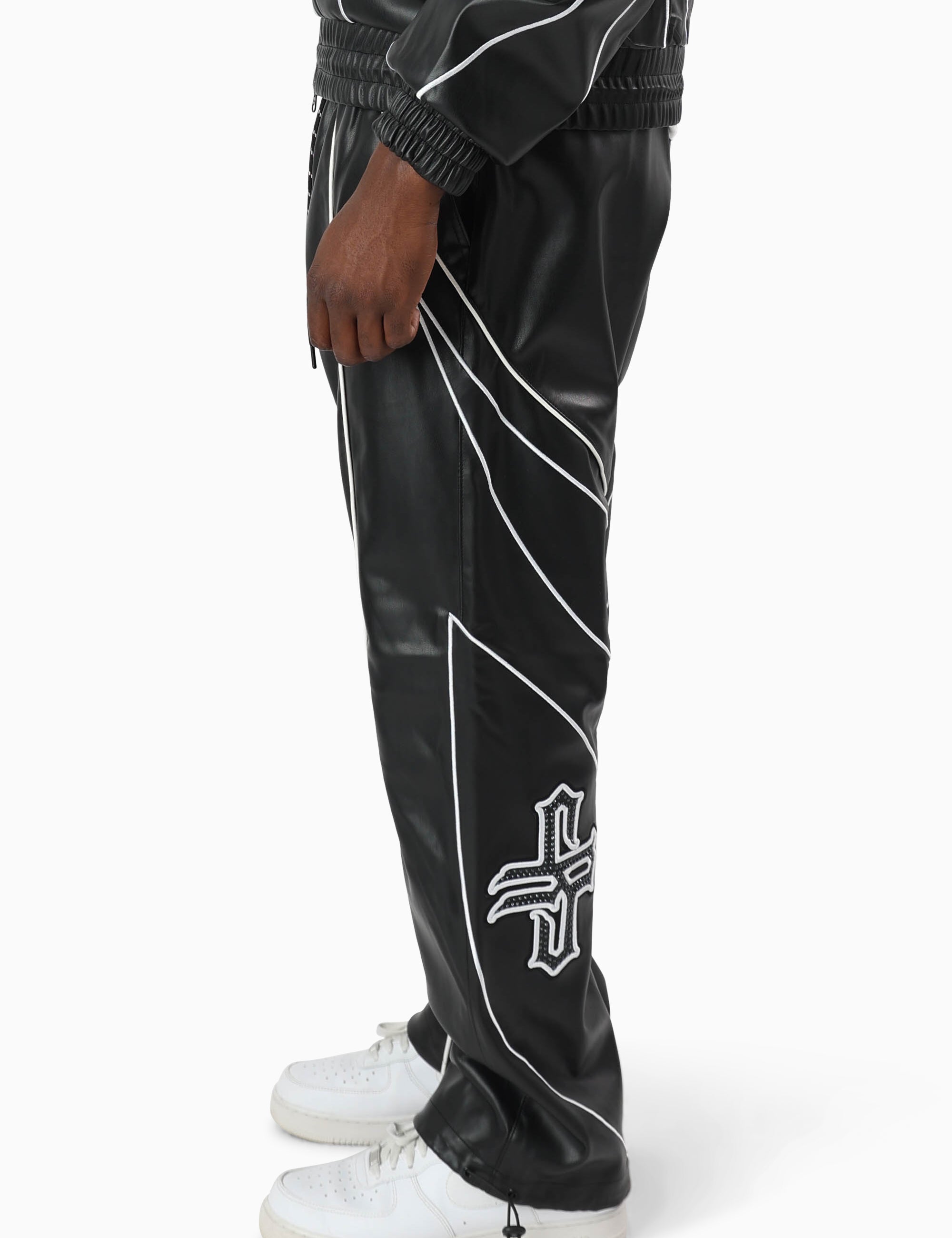WP26P603_BLACK_02.jpg