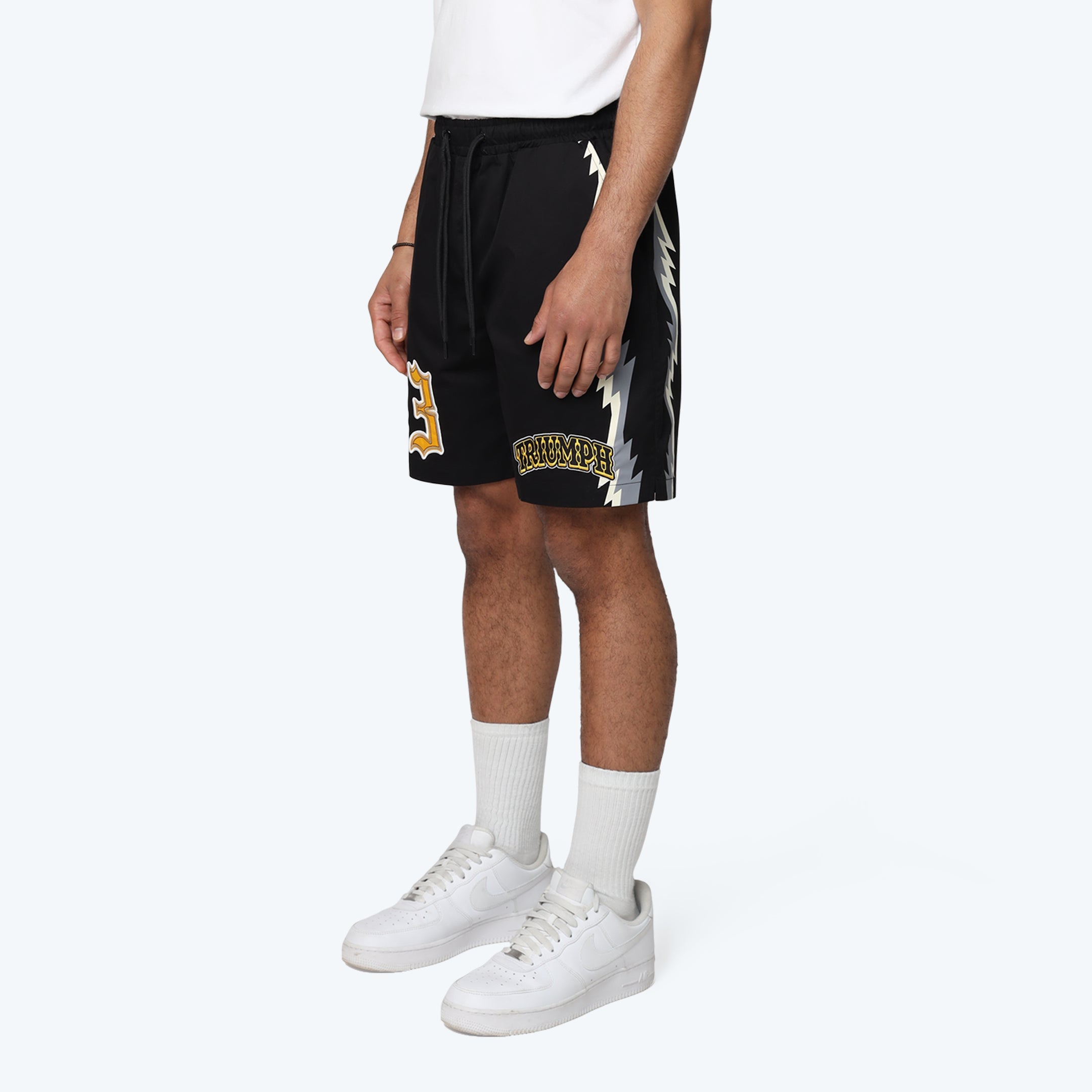 WS25587_BLACK_02_CROP_2.webp