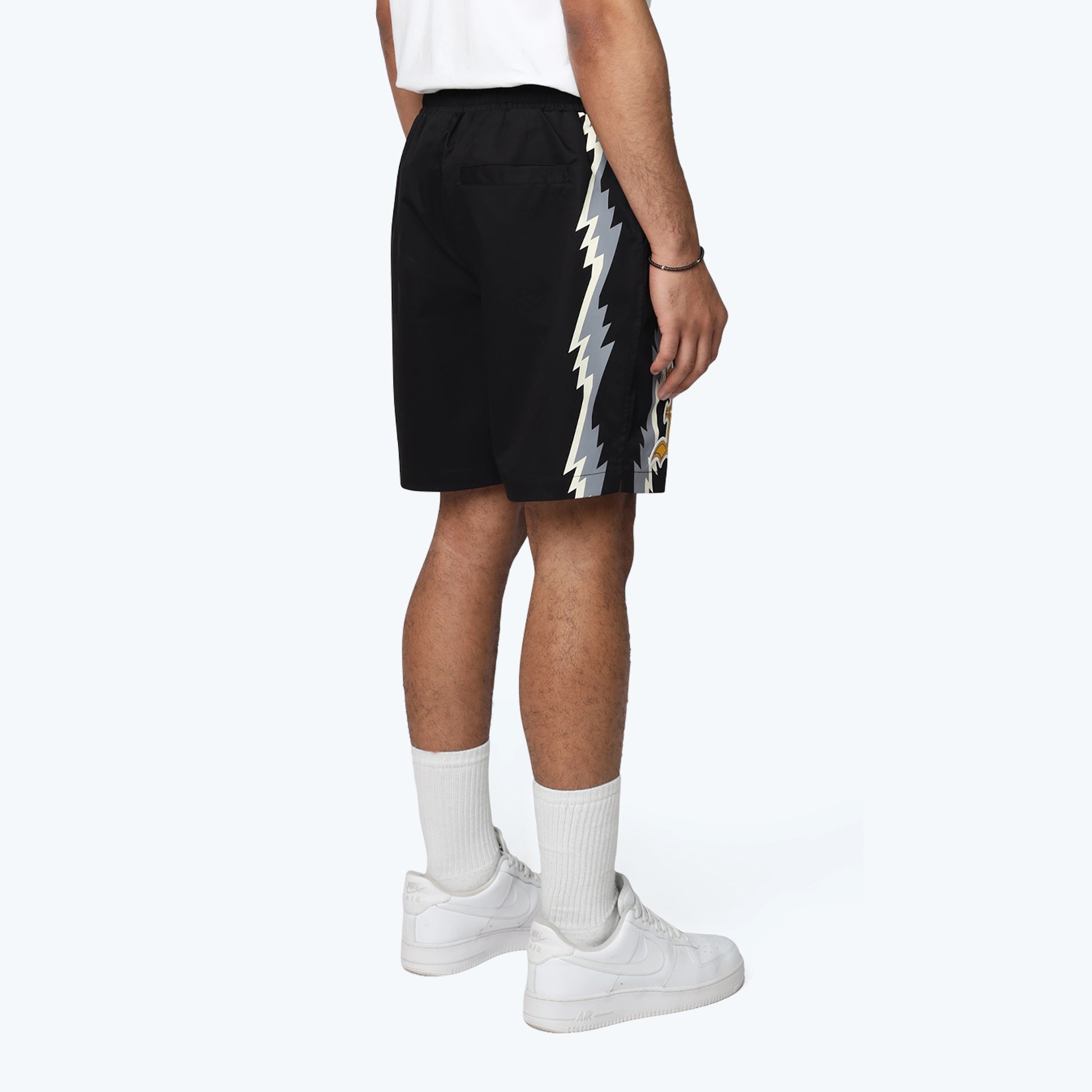 WS25587_BLACK_CROP_BOTTOM_04.webp