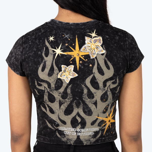 Fitted Graphic T-Shirt